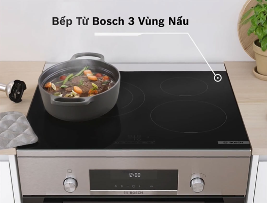 Không gian bếp sang trọng với bếp từ Bosch đa vùng nấu hiện đại