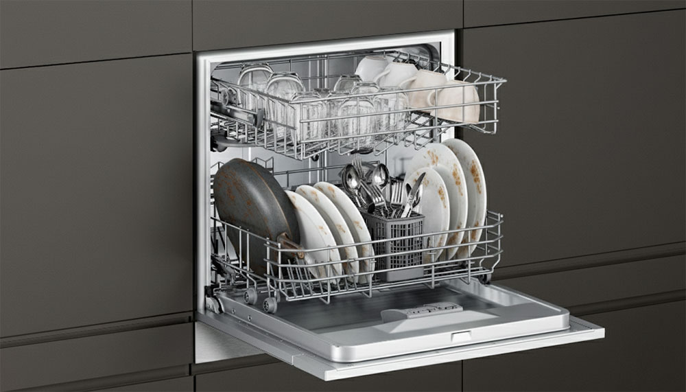 khay máy rửa bát chứa các loại bát đĩa chảo khác nhau với khay điều chỉnh